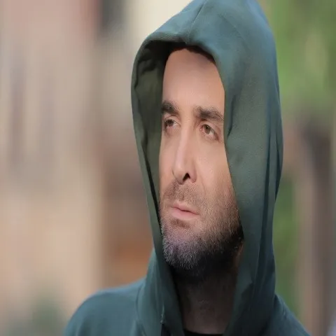 دانلود موزیک ویدئو سینا سرلک به نام ماه خجالتی
