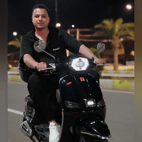 دانلود آهنگ ناصر بهزاد به نام هنوزم + متن آهنگ
